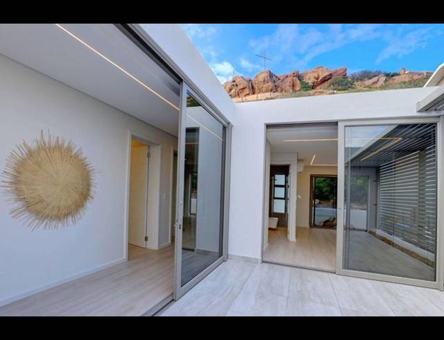 4 BEDROOM HOUSE FOR SALE IN MOSSEL BAY CENTRAL